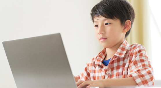 機材を用意し、講師が決まり、授業が始まる