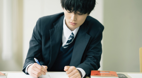 料金面は「高い」との声が多め。指導は評判が高いよう