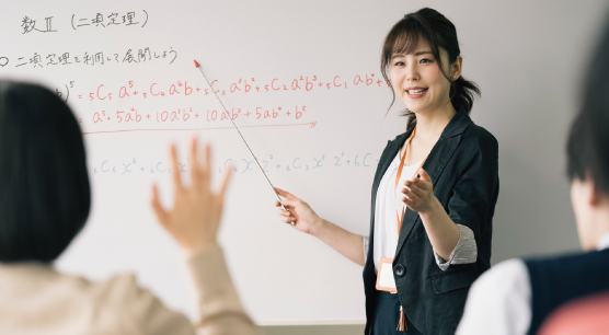 県内屈指の難関校が立地。科学的興味を広げる施設も