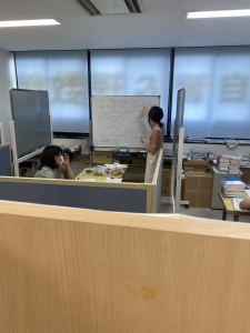 福島県いわき市にある学習塾『名門学館 現役部&ライブ予備校部』のロゴ画像